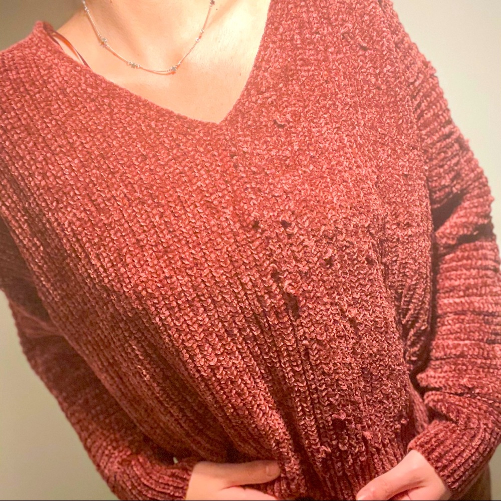 Maroon sweater